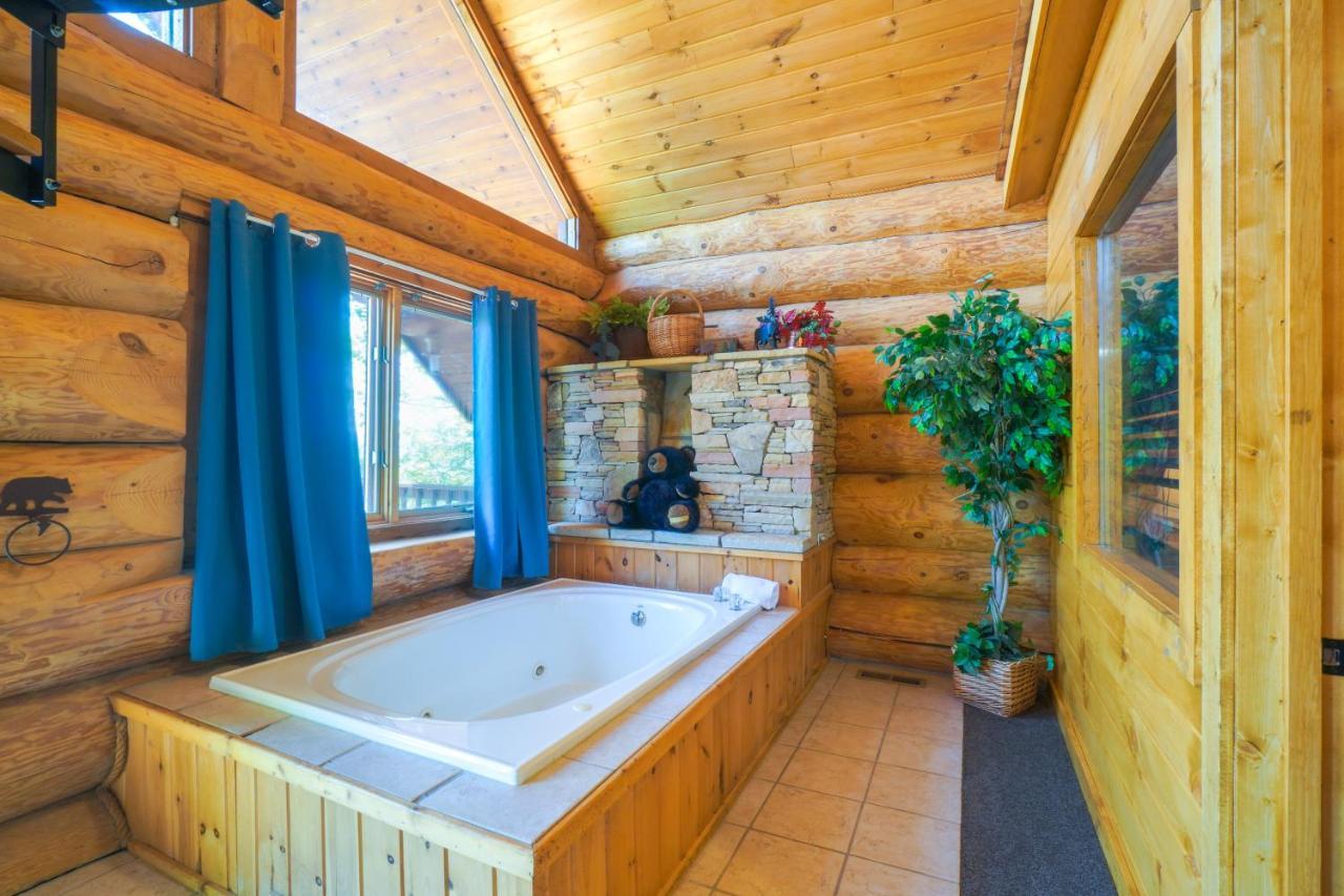 Smoky Mountain Vacation Rental Cabin With Hot Tub! Gatlinburg Luaran gambar